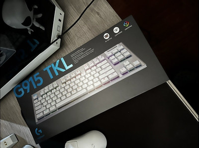 Logitech G915 TKL Wireless Gaming Keyboard White RGB QWERTY