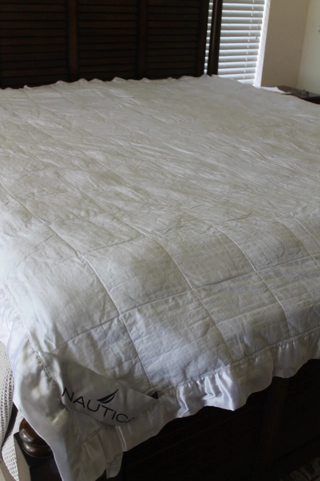 Nautica White Cotton Quilt Blanket Satin Trim Queen - Image 3 of 4