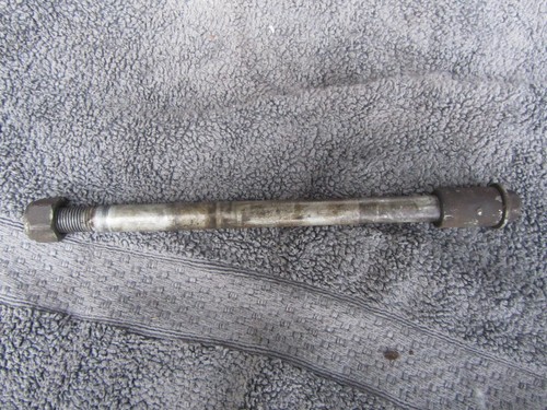 Suzuki GN125 Typ NF41A 94-99 Achse hinten Hinterradachse Radachse Kettenspanner