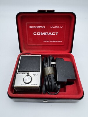 REMINGTON MARK IV C TRAVEL 1960'S VINTAGE MENS ELECTRIC BEARD SHAVER 2B3-1