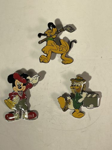 LOT de 3 épingles vintage chapeau de personnage Disney Mickey Donald Pluton Chine - Photo 1/21