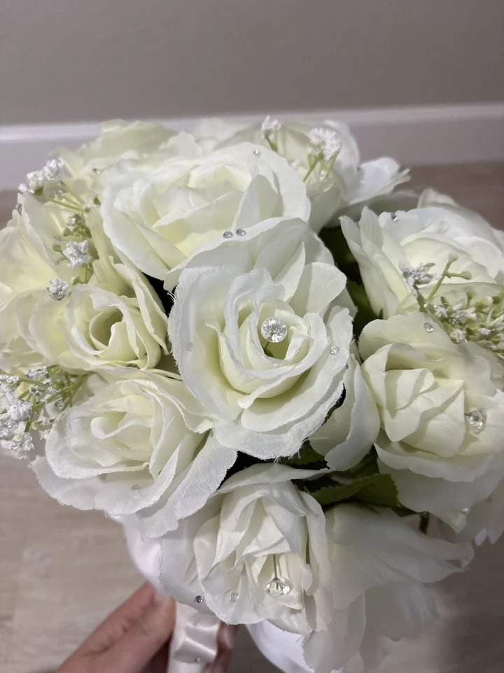 婚礼新娘花束白色丝绸花朵玫瑰新娘婚姻 — 第 4/4 张图片