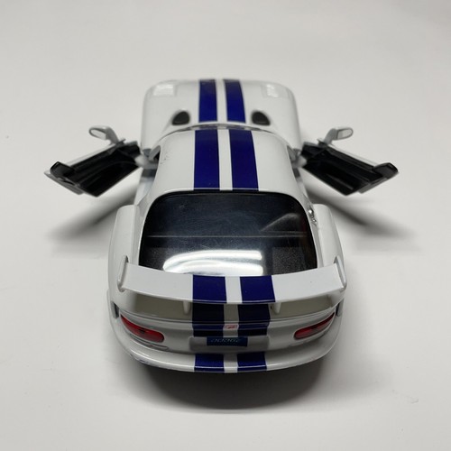 1/24 Maisto Dodge Viper GT2 White With Blue Stripes Spoiler NICE! Muscle Car - Picture 6 of 9