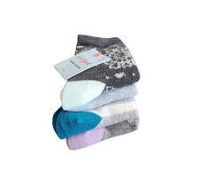 Cat Jack Christmas Crew Socks 4 pairs Snowflakes Stripes Shoe Size 5.5 - 8.5 S