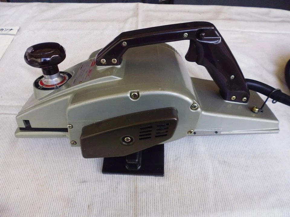 Raboteuse RYOBI 5 1/4 L-480 136 mm bon fonctionnement !! 50-60Hz 12A 100V 160... - Photo 4/4