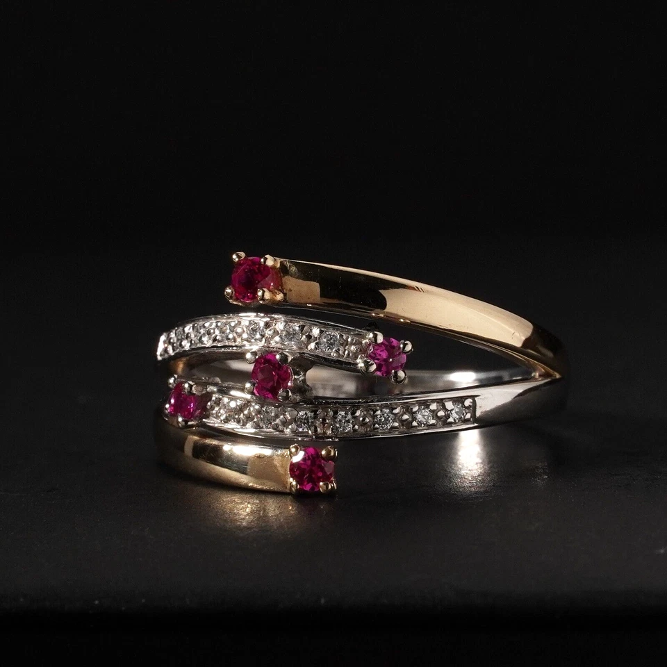 Anillo moderno de oro amarillo y blanco de 9 quilates con rubí rosa y diamantes talla N.5/7 Foto 3 de 4