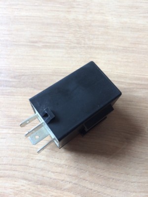 Genuine Land Rover 3-Pin Flasher Relay YWT10003 Fits Honda Rover 53988076A Lucas 4 thumbnail image