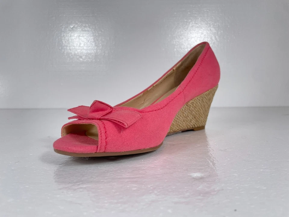 Isaac Mizrahi Mujeres 8M Rosa Arco Peep Toe Informal Sin cordones Tacón de Cuña Verano Barbie Foto 2 de 4