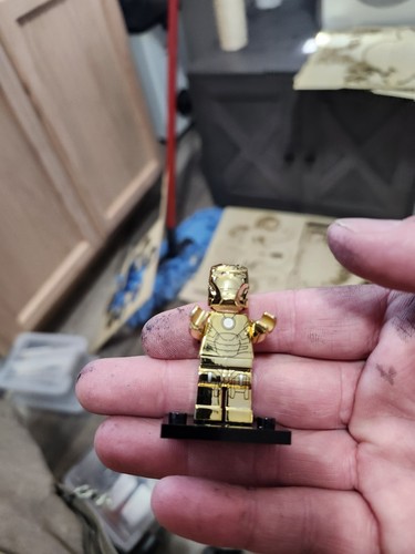 LegoHi-Quality Minifigure - Metallic Ironman Gold Suit - Picture 4 of 4