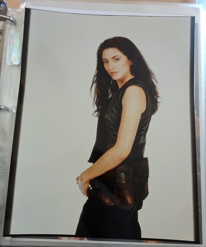 Farscape Claudia Black Aeryn Sun 8 x 10 Original Color Photo Side View Knife
