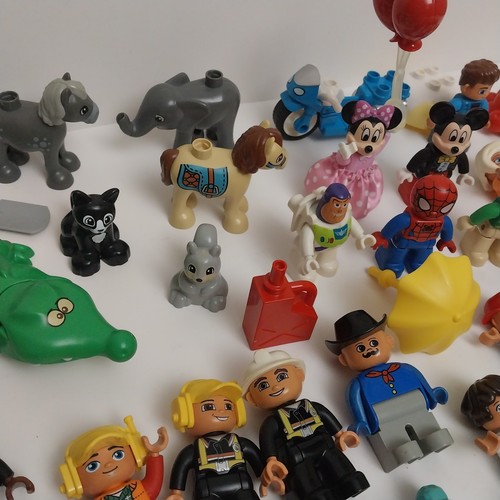 Lotto personaggi giocattolo Lego Duplo persone e animali Spiderman Topolino Toy Story e altro - Foto 10 di 10