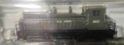 N scale Microtrains US Army diesel & 4 car trainset #2 - Picture 5 of 5