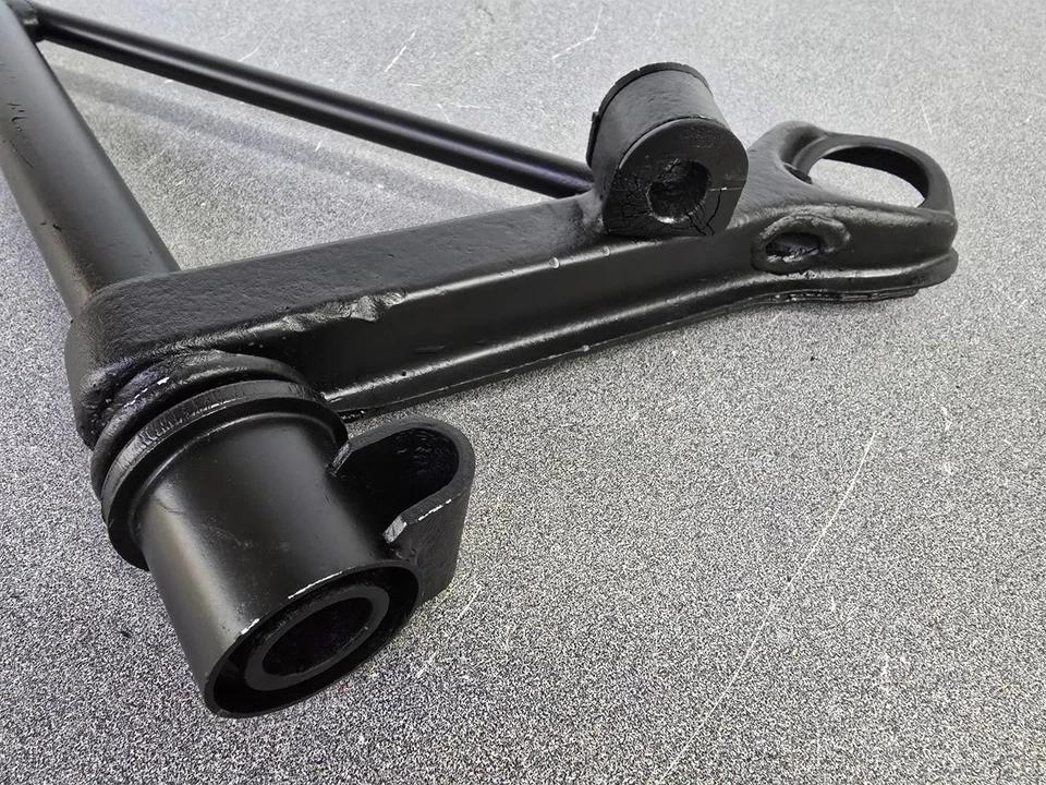 NICE USED ORIGINAL GENUINE PORSCHE 911 912E RIGHT FRONT LOWER CONTROL ARM 1 - Image 3 of 4