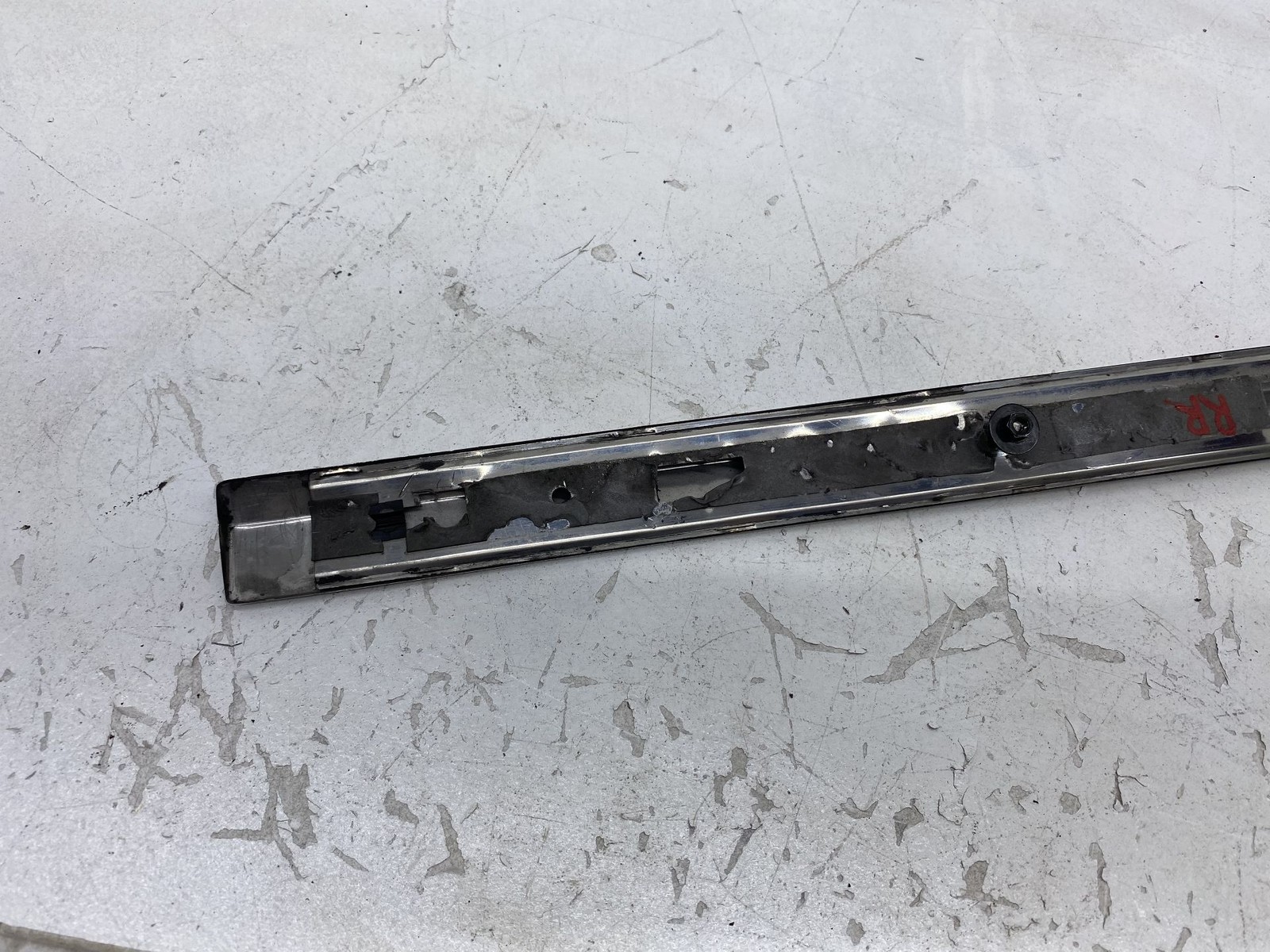 2010-2020 BENTLEY MULSANNE OEM REAR RIGHT PASSENGER LOWER DOOR MOLDING CHROME