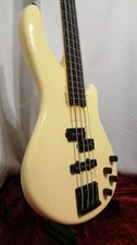 ESP HORIZON BASS I Used Alder body Maple neck Ebony fingerboard White w/Gig case