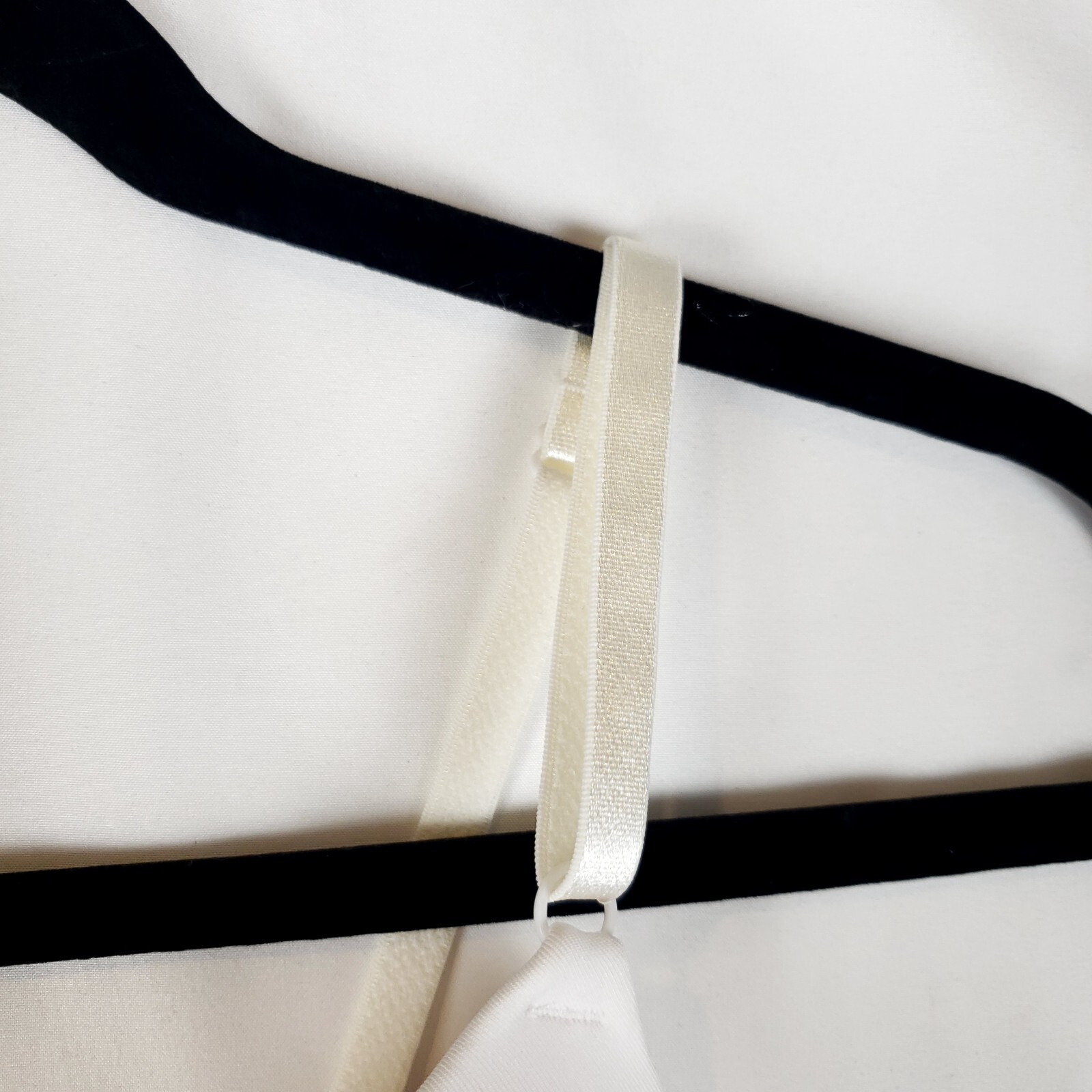 Maidenform Bra 36C Lightly Lined Molded Cups Unde… - image 5