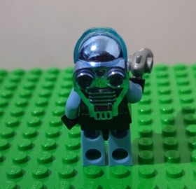 LEGO Mr. Freeze Minifigure DC Batman Villain Comics Super Heroes - 76000 sh049