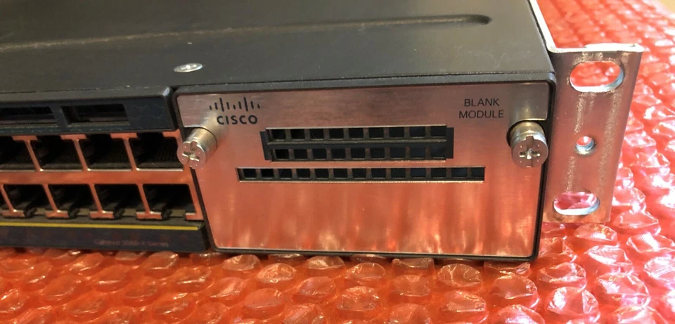 CISCO CATALYST 3560X / WS-C3560X-24T-S / 24 Ports / C3KX-BLANK Switch - Image 3 of 4