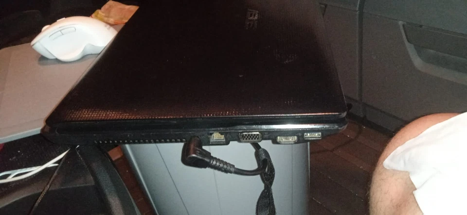 ASUS x54h i3 con marcas del tiempo - Imagen 4 de 4