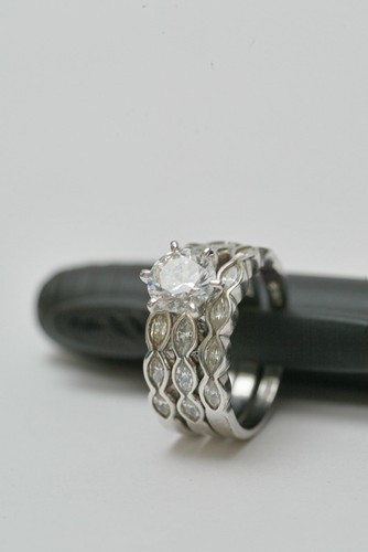 Diamonique Epiphany 1.5 Ct. Wedding Set Rings (simulated) - Picture 6 of 11