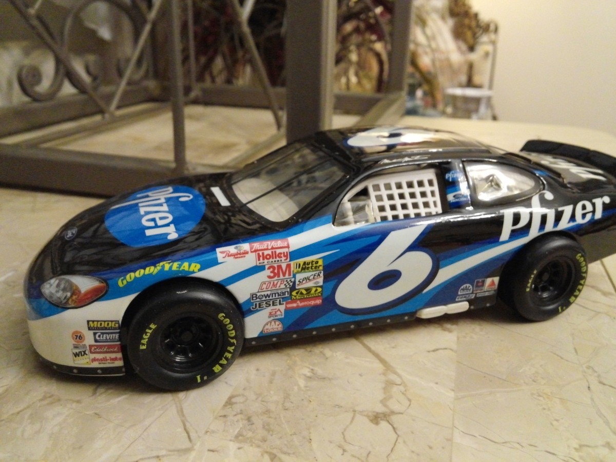 Nascar Pfizer #6 Mark Martin 1999 Ford Taurus DieCast Collectible