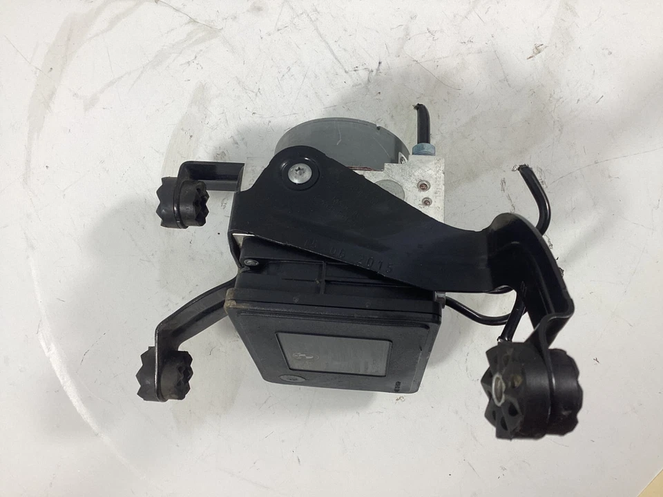 BMW M4F30 2015-2019 ABS módulo de bomba de freno antibloqueo 6871110 OEM. Foto 3 de 4