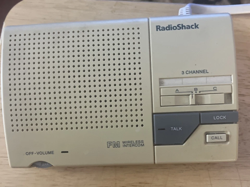 Lote de 3 Intercomunicadores Inalámbricos Radio Shack 43-490 FM De Colección Foto 3 de 4