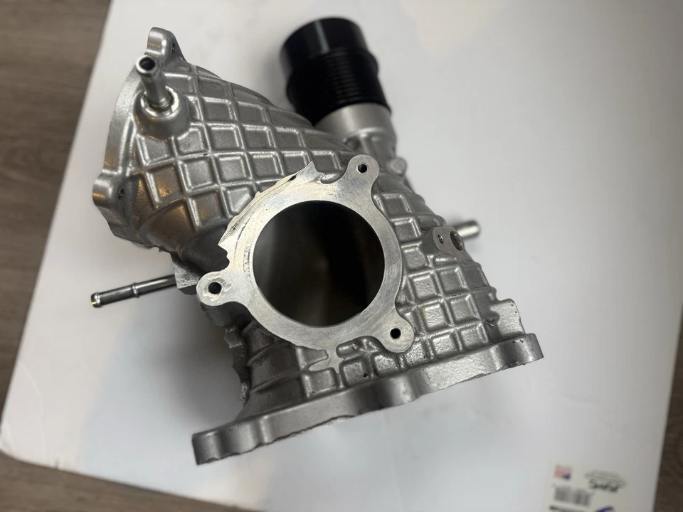 Cargador Hellcat Challenger Supercharger OEM Hocico Redeye Demon 2,7 L Foto 3 de 4