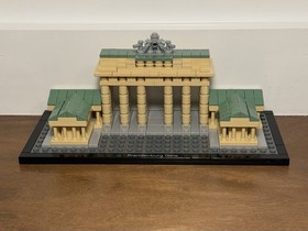LEGO Architecture Brandenburg Gate (21011) - COMPLETE with Box & Manual