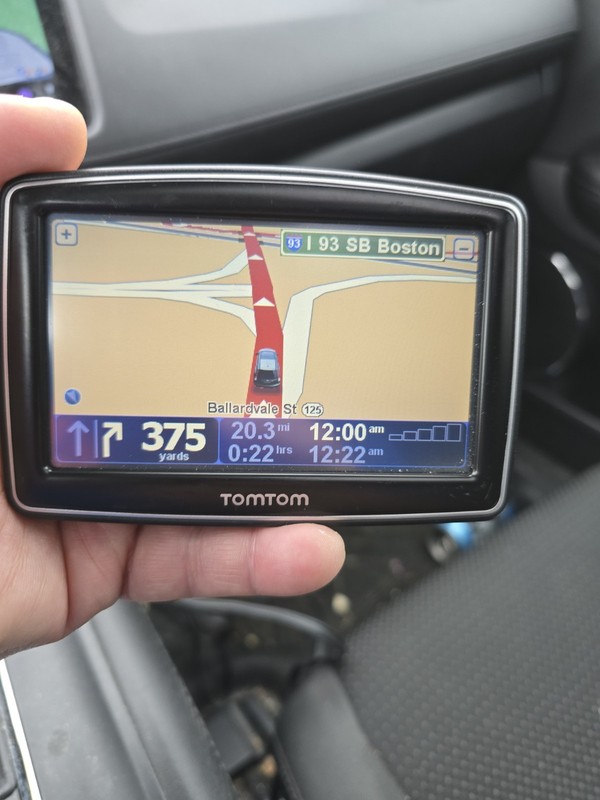 TomTom XL IQ Routes US, Canada & Mexico bundle  w Car Charger, mount, traffic 
