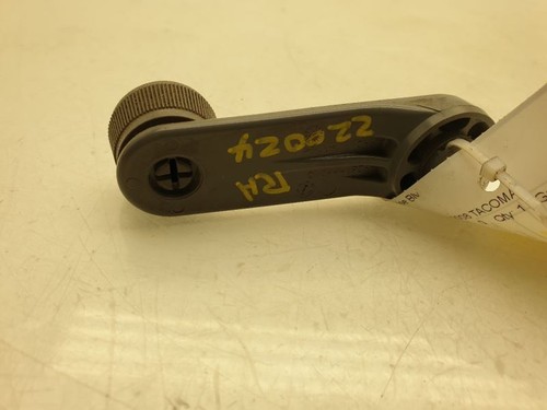 2008 TOYOTA TACOMA FRONT PASSENGER RIGHT DOOR WINDOW CRANK - Picture 8 of 12
