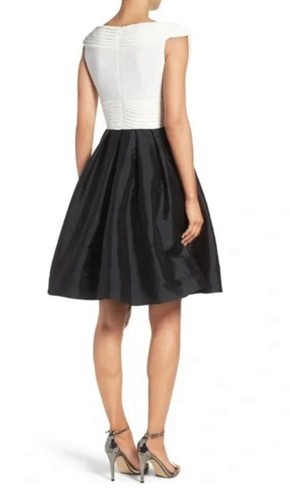 TADASHI Shoji Black & White Cocktail Party Dress Fit & Flare Taffeta Dress Sz 6 - Picture 3 of 13