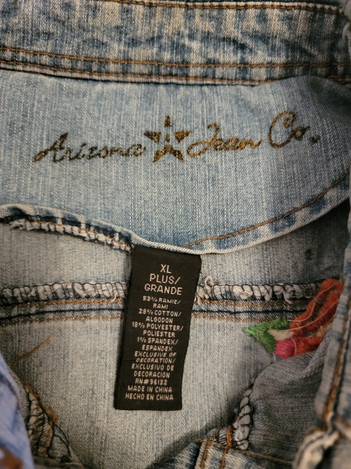Chaqueta de mezclilla azul para mujer Arizona Jean Company XL bordada personalizada con botones Foto 4 de 4