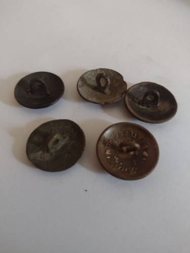 Give WW1 Russian Uniform Buttons - Picture 3 of 3