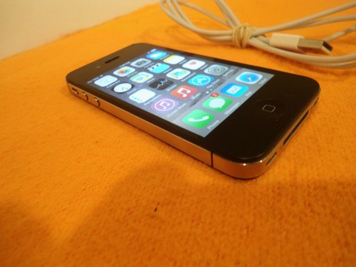 Apple iPhone 4S Black Model A1387 (unlocked), (CDMA + GSM). - Picture 6 of 6
