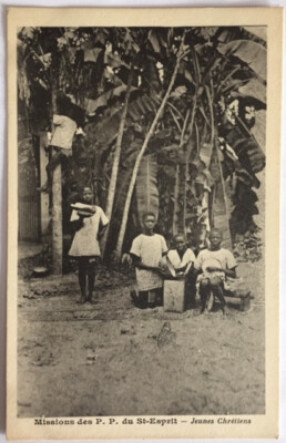 CPA :  Missions des P. P. du Saint-Esprit - Jeunes Chrétiens (120)