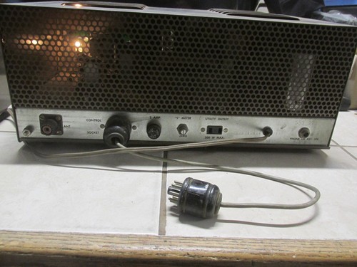 Browning Eagle R-27 Receiver and S-23 Transmitter 23 Channel CB Radio Powers On - Picture 8 of 9