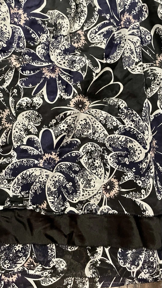 Blusa para mujer MARC JACOBS mediana negra con tirantes florales Foto 2 de 4