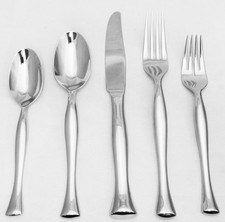 SEASONS by Yamazaki 5 Piece Place Setting NEW...