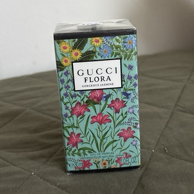 Gucci Flora Gorgeous Jasmine Eau de Parfum Spray Regular Size 1.0 fl oz