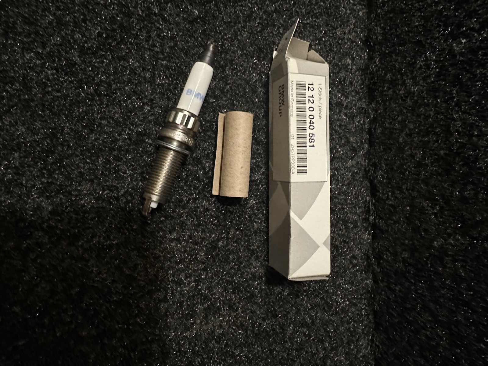 BMW GENUINE HIGH PERFORMANCE FACTORY SPARK PLUGS # 12120040581 Sold Individual