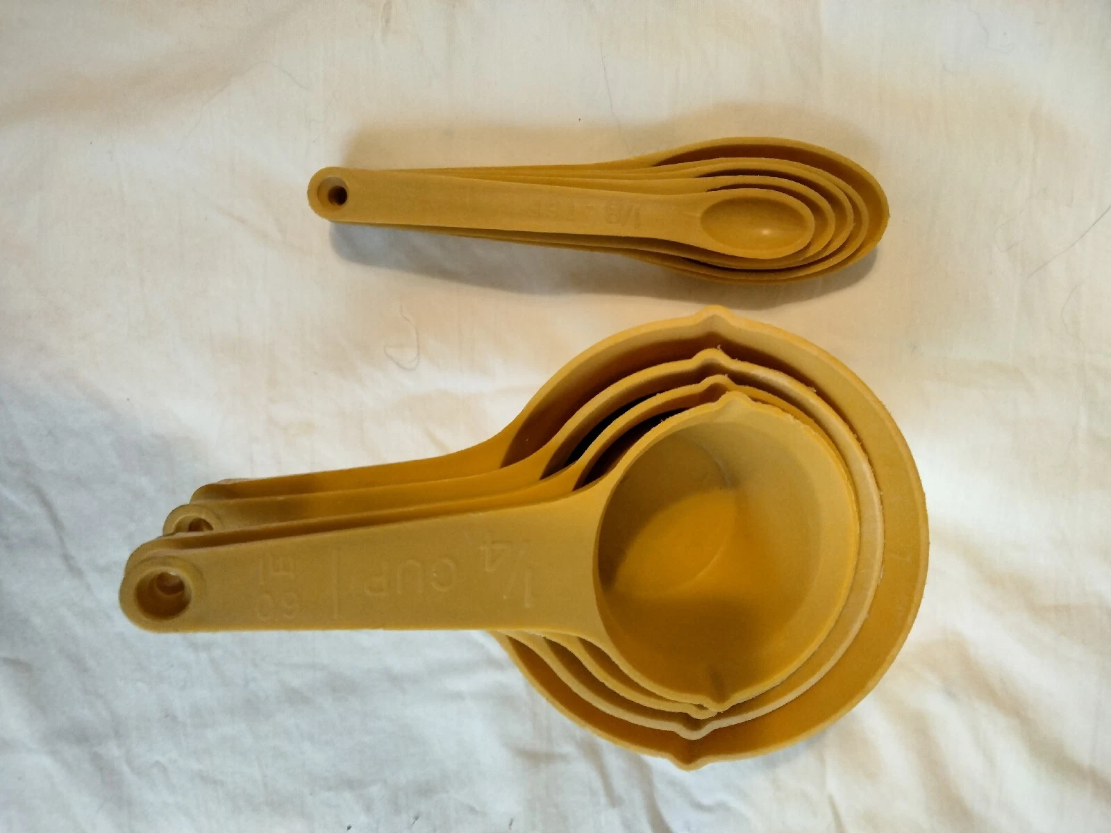9 pc Lot Vintage Foley Measuring Cups & Spoons Harvest Gold Yellow MCM USA