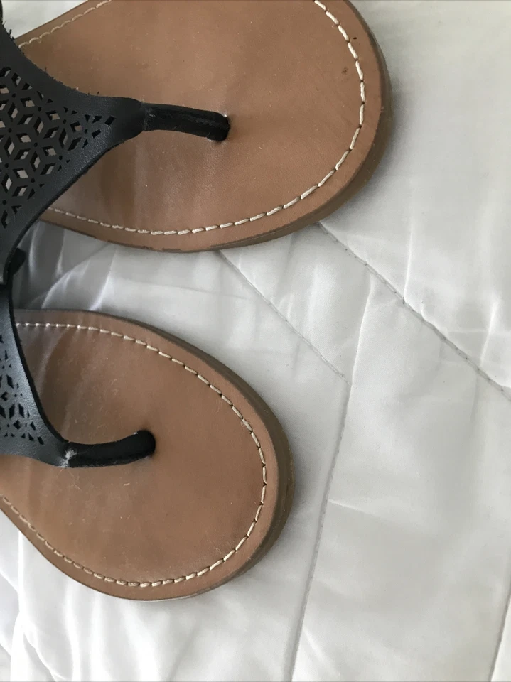 Merona Mujer Sandalias Tanga Negro Talla 8 Geométricas Imitación Cuero Superior Foto 4 de 4