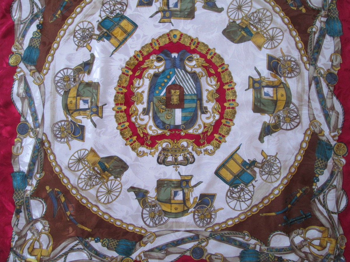 Foulard En Soie CINXIA DE VERGAS Vintage - 80 X 87 Cm, Couleur Beige - Occasion, Très Bon état Général