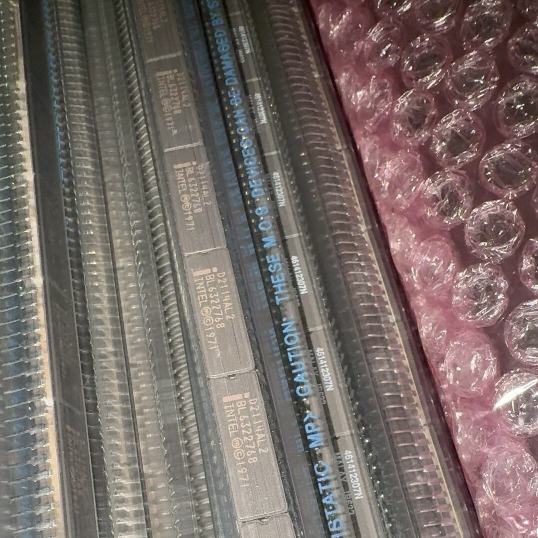 NOS D2114AL-2 D2114AL 2114 1K x 4 SRAM CDIP18 x 10pcs