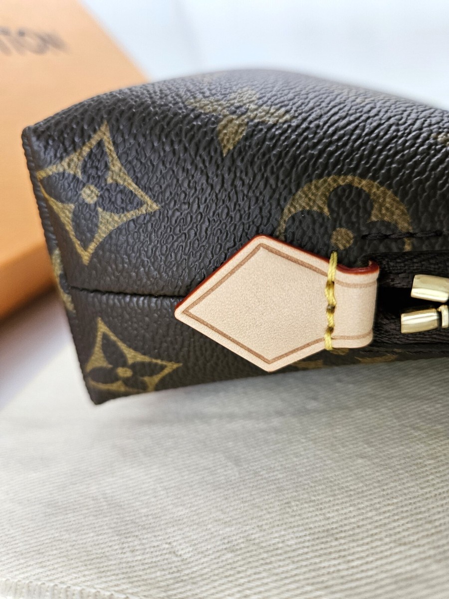 LOUIS VUITTON Cosmetic Pouch MM (Old GM) GWP | eBay