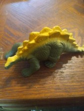 1988 Playskool Definitely Dinosaur 6  Action Figure Green  Yellow Stegosaurus
