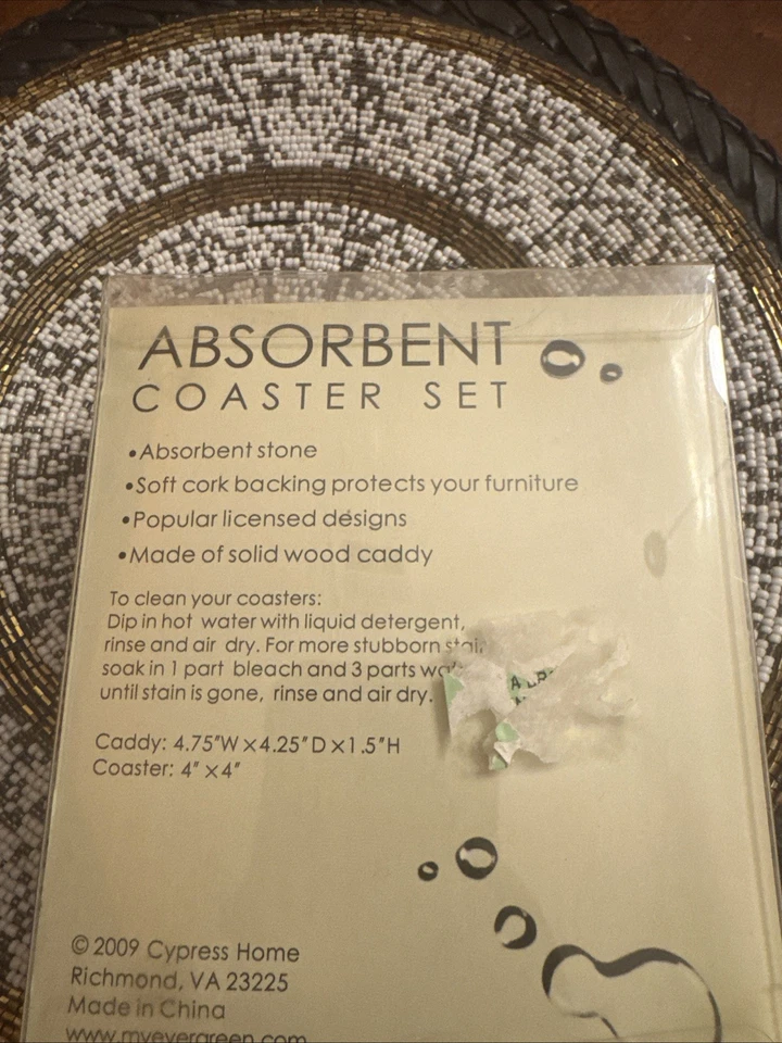 Juego de 4 posavasos de piedra absorbente para el hogar de ciprés con monograma "A" con carrito Foto 4 de 4