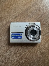 Olympus FE-190 6.0MP Silver Digital Camera Needs Battery Broken Screen