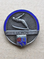 Bel insigne, broche de ski promotion de la station de LUCHON, vintage (FIA Lyon)
